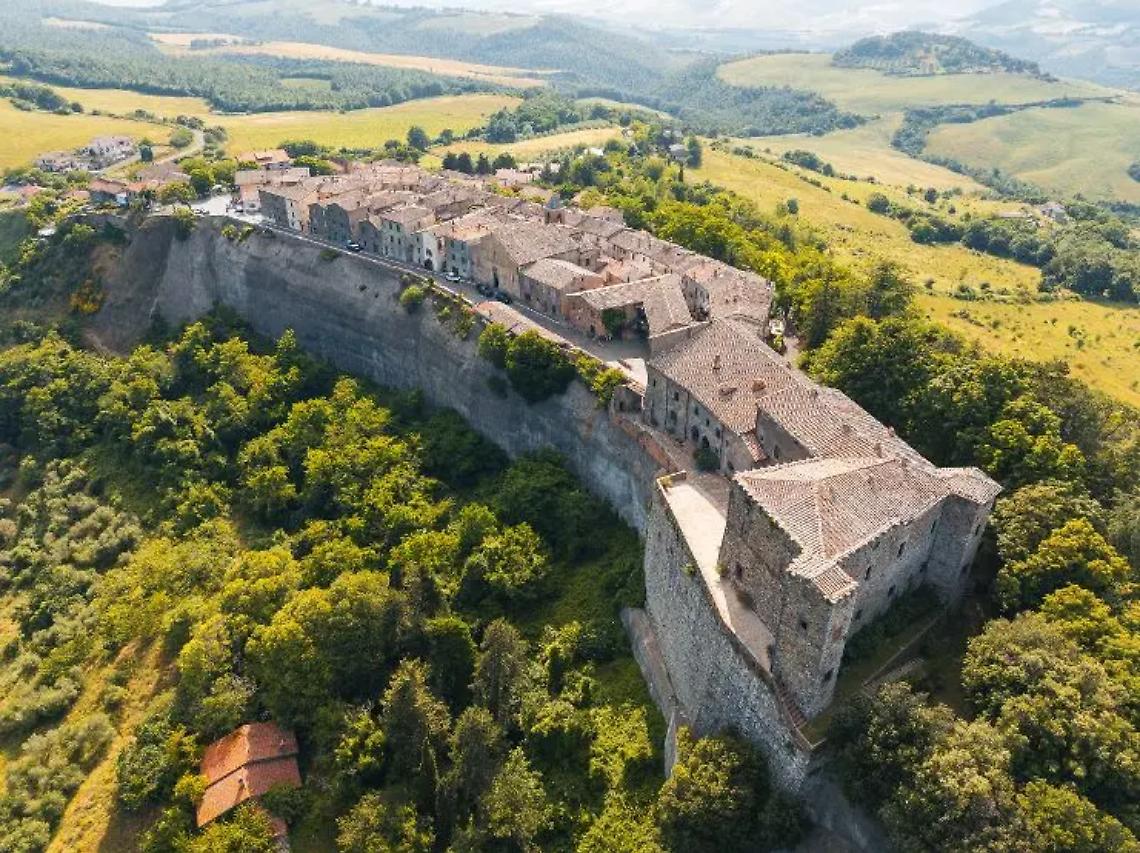 Trevinano sostiene i giovani artisti