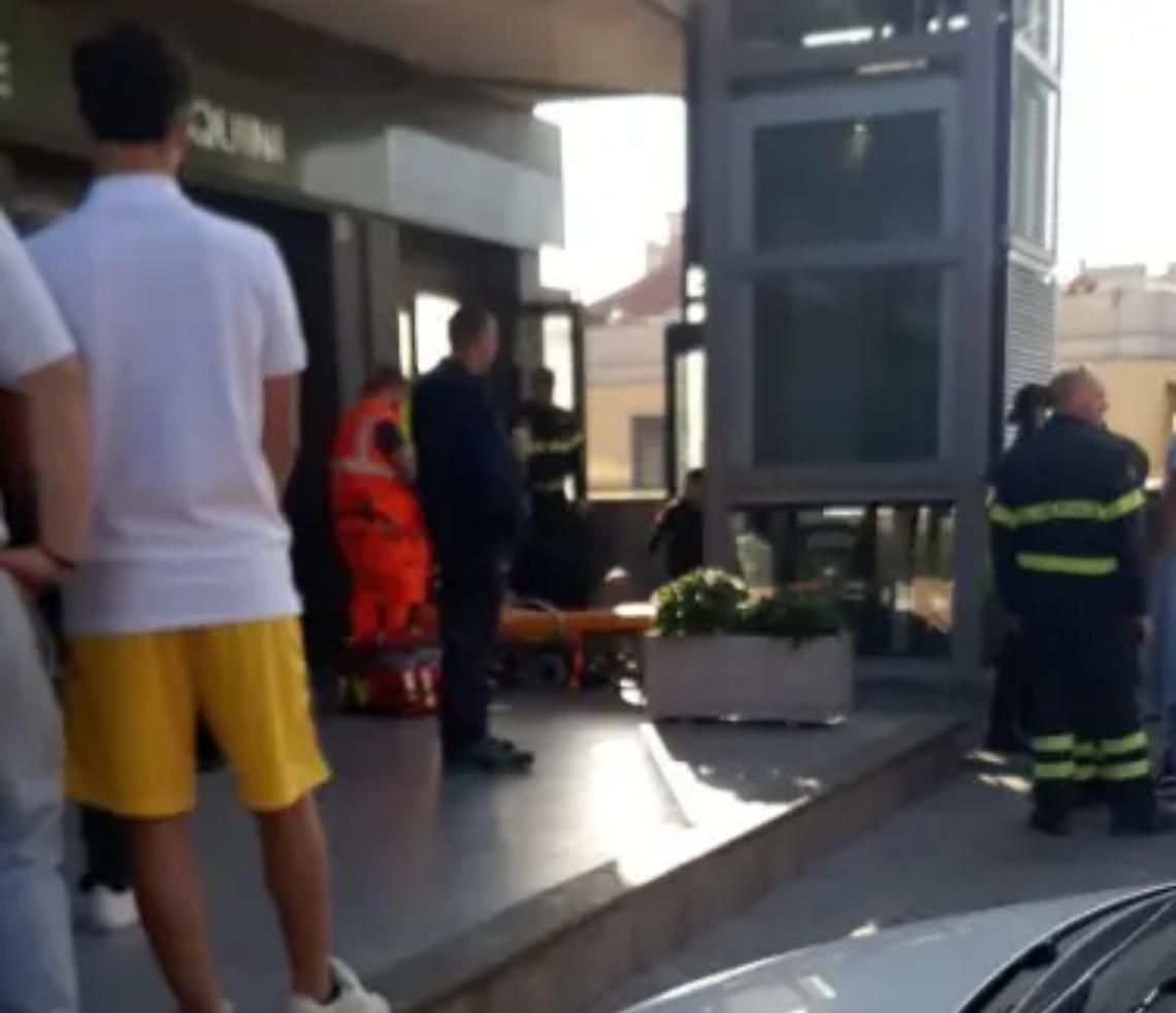 Rimane schiacciato dall&rsquo;ascensore, ferito tecnico