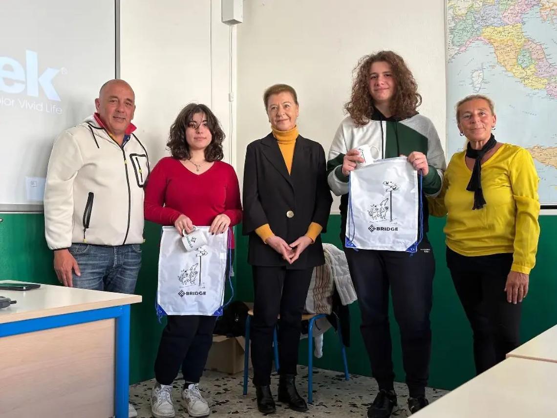 Gli studenti del Liceo delle Scienze umane del San Benedetto alla scoperta del bridge