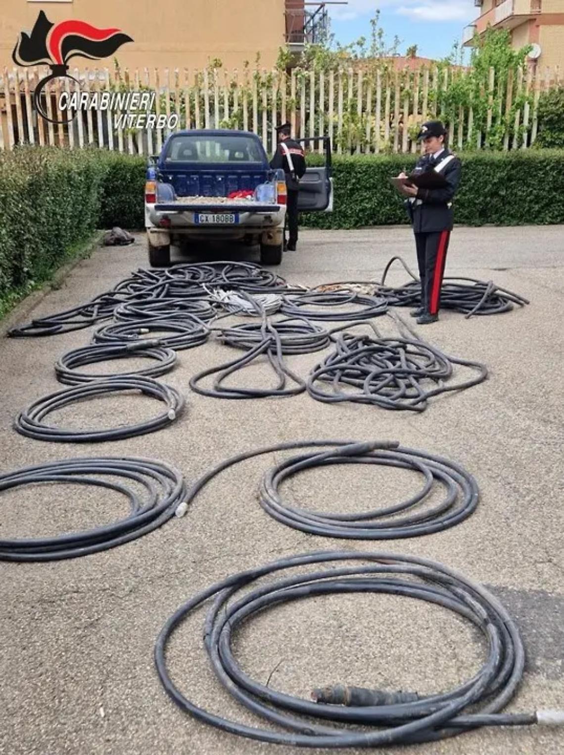 Trasportano 400 chili di rame su un furgone rubato, arrestati in tre