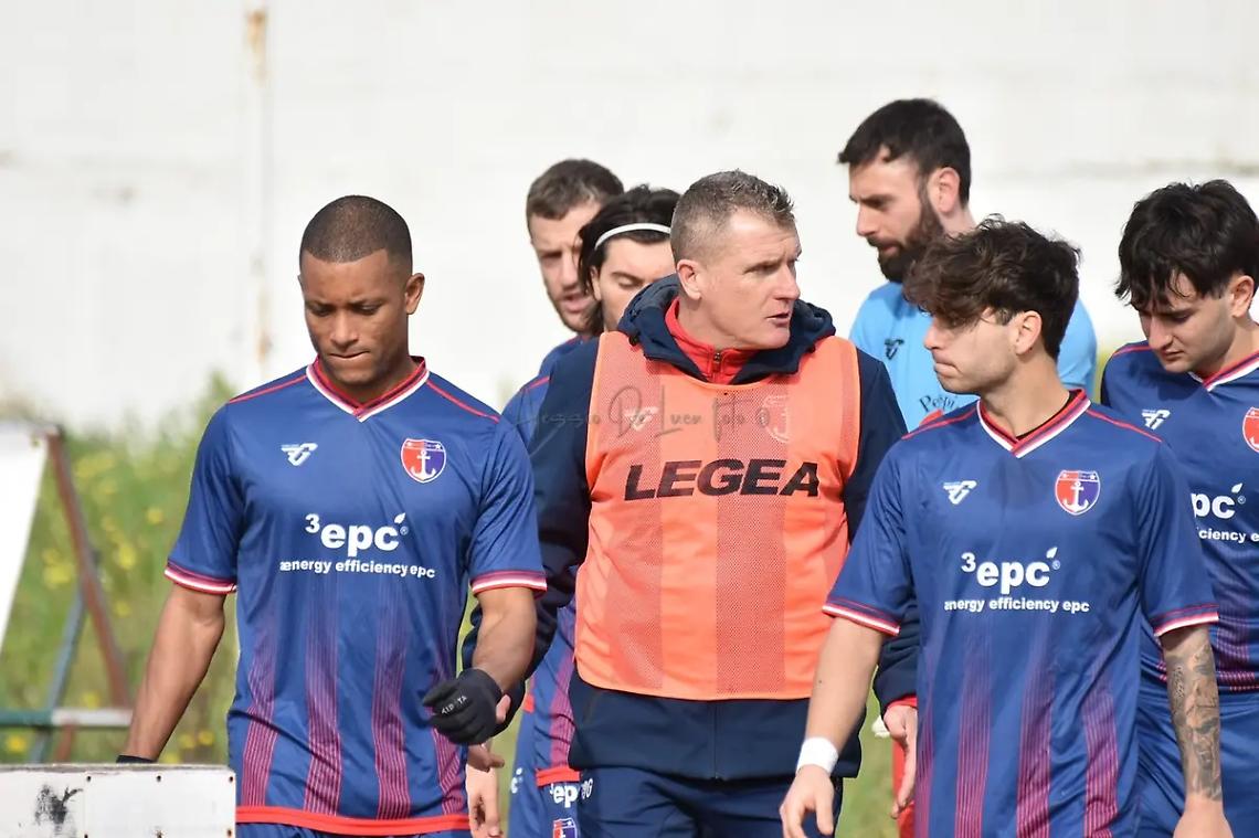 Il Santa Marinella non sa pi&ugrave; vincere: trionfa il Morandi 2-0