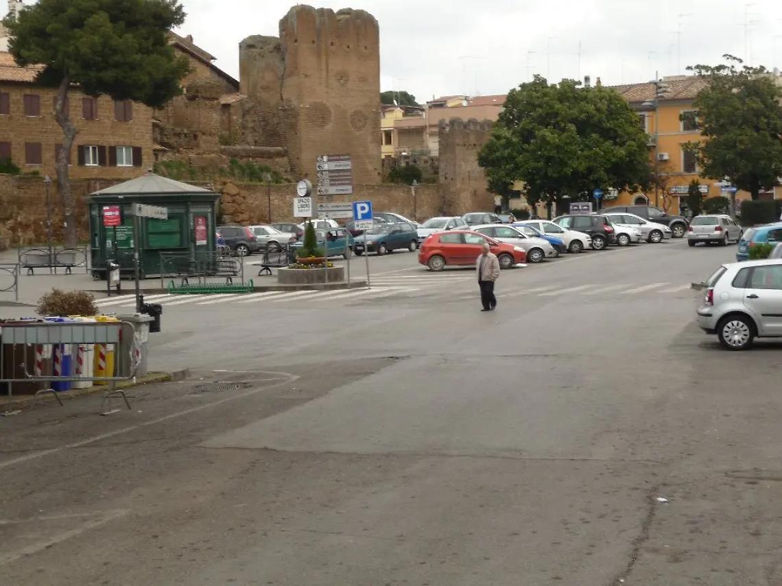 Un bando per il restyling di piazza Moro