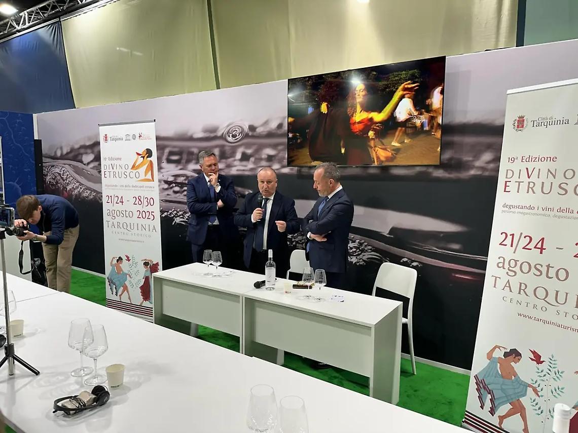 La citt&agrave; di Tarquinia brinda al Vinitaly con il Divino etrusco