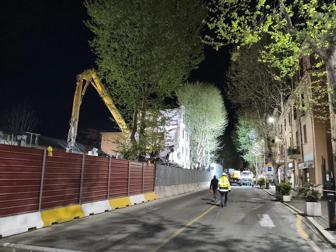 Via XVI Settembre, completata la demolizione delle due sagome