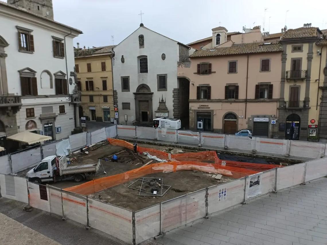 Piazza del Comune, Floris: &laquo;Da luned&igrave; riparte l&rsquo;attivit&agrave; del cantiere&raquo;