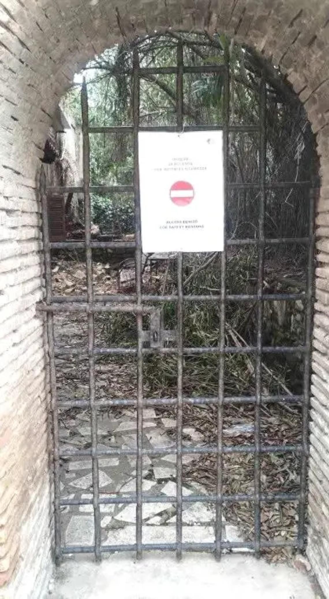 &laquo;Il castello di S. Severa in lento e costante declino&raquo;