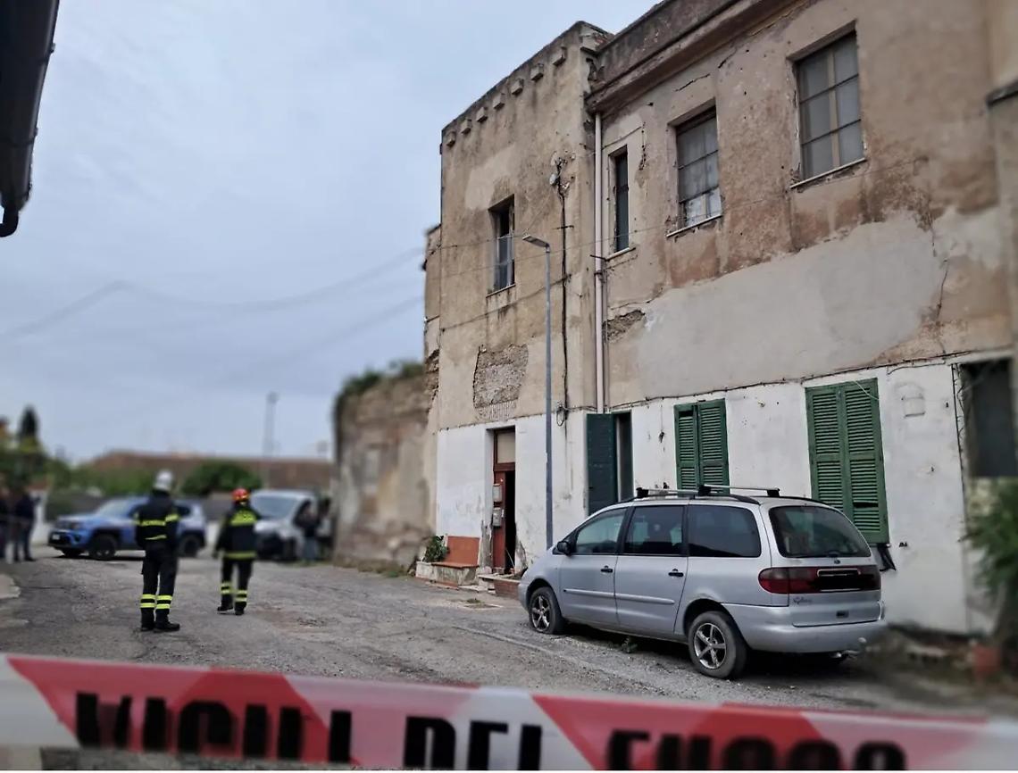 Crolla il vano scale di una palazzina