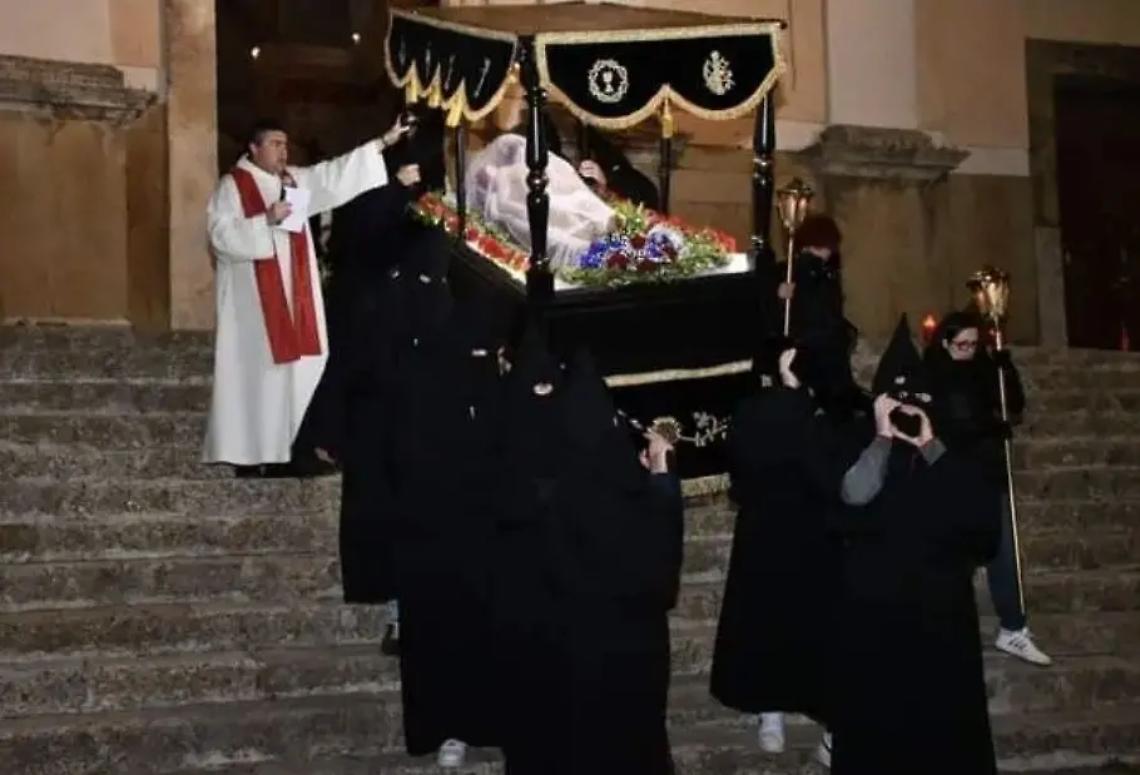 In collina si rivive la passione di Cristo