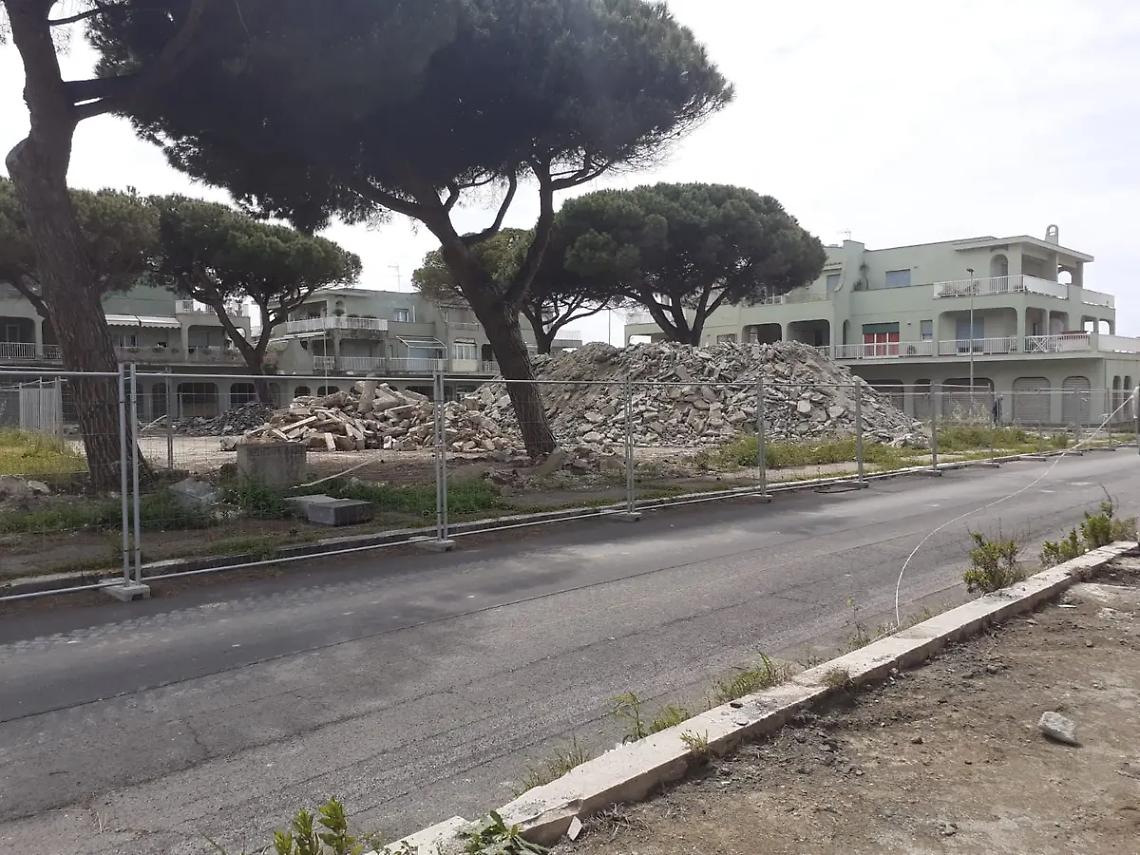 Lungomare, il cantiere procede a passo di lumaca