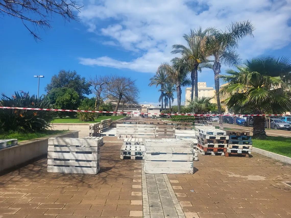 Il paradosso del nuovo chiosco su viale Garibaldi