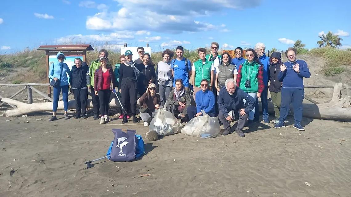 Da Torre Flavia via oltre 11 kg di rifiuti