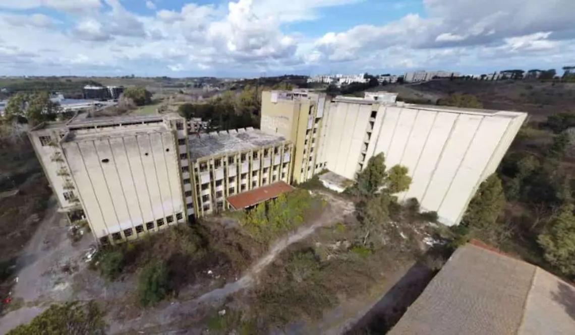 Tragico volo nel vuoto nell&rsquo;ex molino