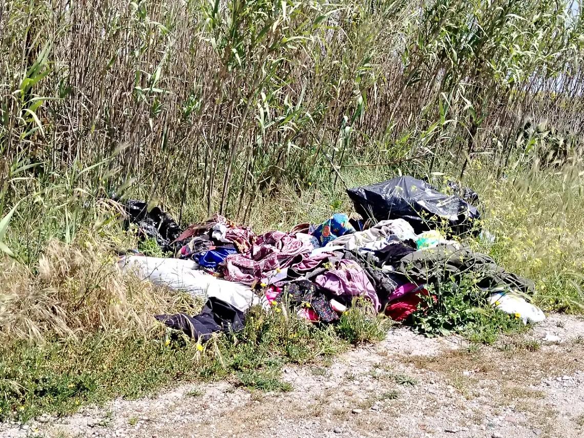 Gli incivili colpiscono via del Faro