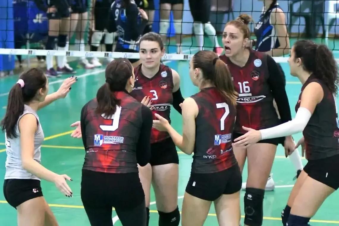 Cv Volley in campo per le &ldquo;nozze d&rsquo;argento&rdquo;
