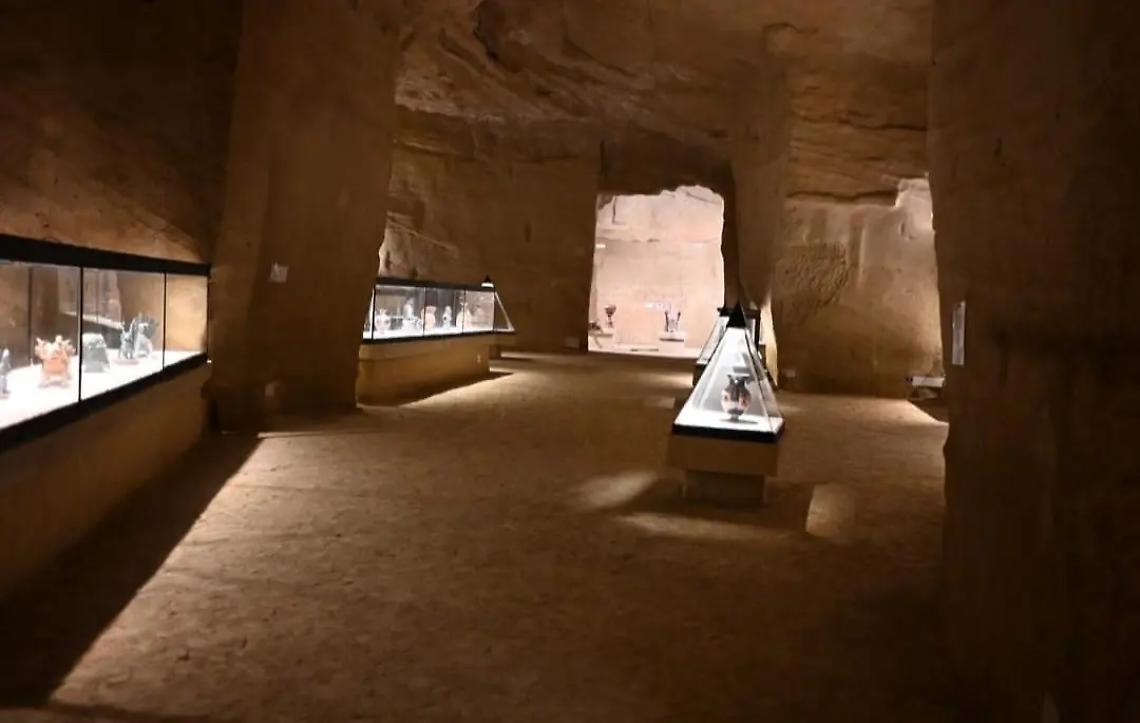 Tarquinia, l&rsquo;arpista Andrea Seki in concerto ad Etruscopolis, creazione di Omero Bordo