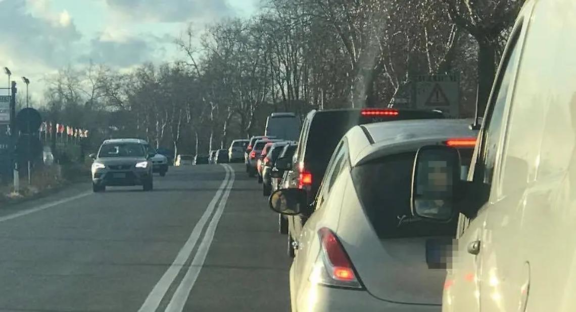 Arriva il caldo, si accende la polemica