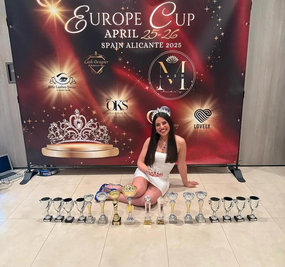 La &ldquo;Regina delle ciglia&rdquo; &egrave; di Ladispoli: Nadia Allam sul tetto d&rsquo;Europa