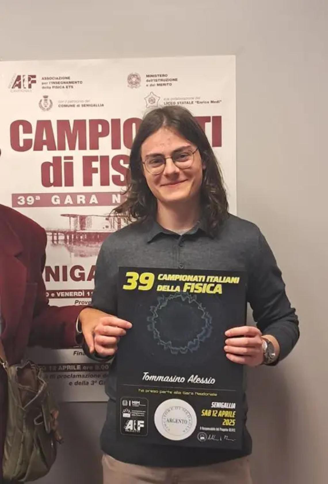 Cardarelli Tarquinia, Alessio Tommasino arriva secondo alle Olimpiadi nazionali di fisica a Senigallia