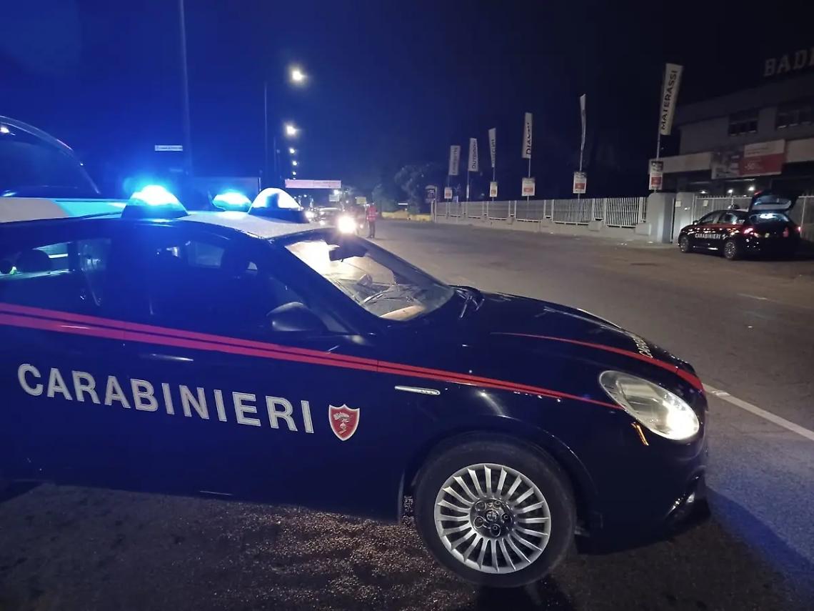 Rubano vini in un ristorante e un&rsquo;auto a Cerveteri: bloccati dai carabinieri