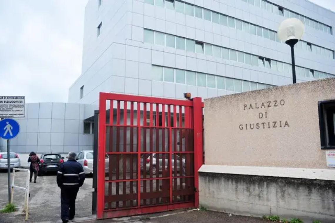 Presunti abusi, domani gli interrogatori di garanzia