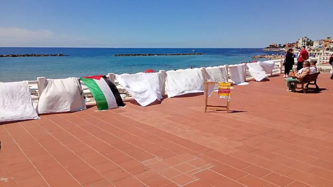 &ldquo;Un sudario per Gaza&rdquo;, anche Santa Marinella ha risposto presente alla mobilitazione per ricordare le vittime palestinesi: &laquo;Occorre porre fine al massacro&raquo;