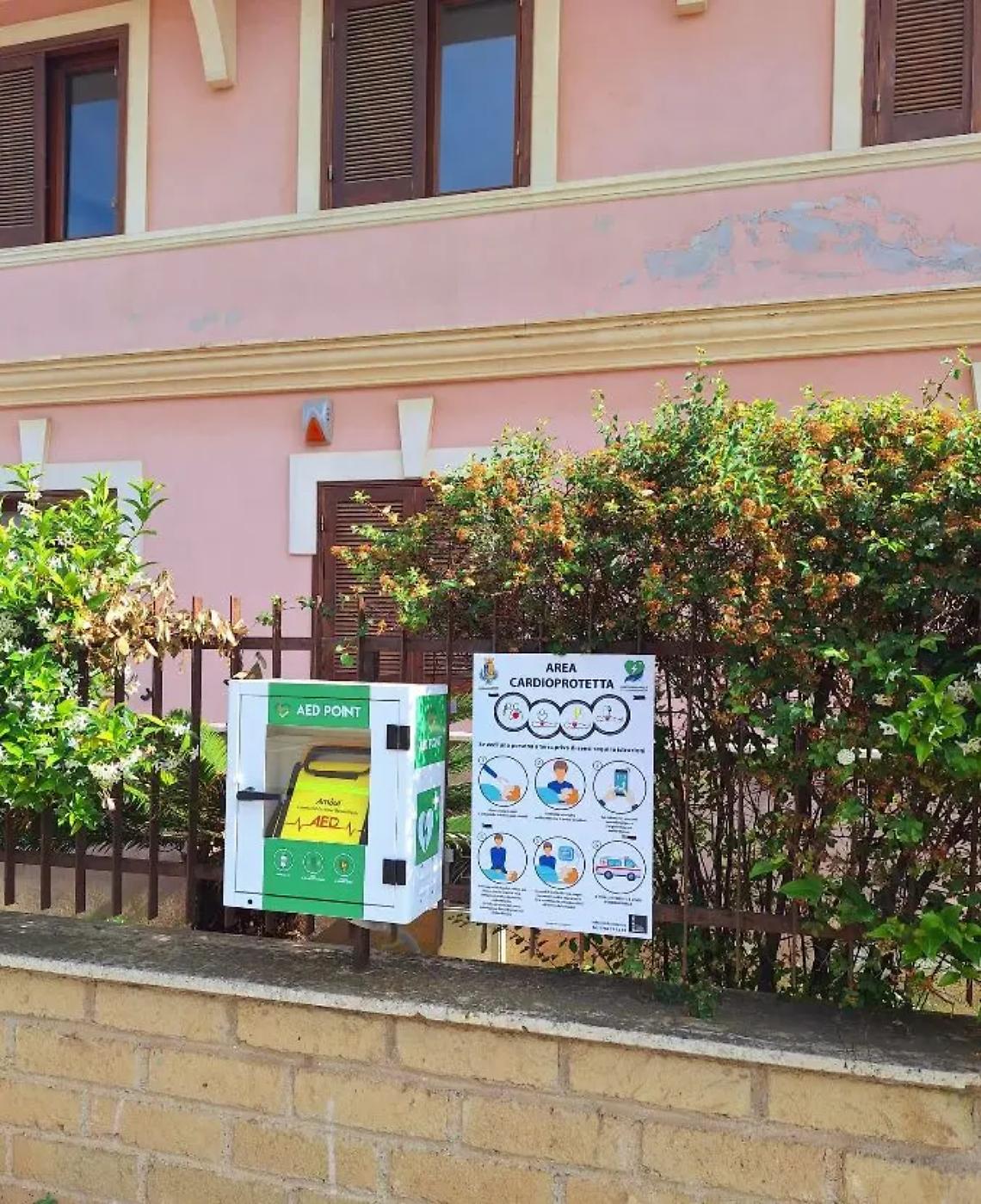 Santa Marinella una citt&agrave; sempre pi&ugrave; cardioprotetta: installato un nuovo defibrillatore pubblico