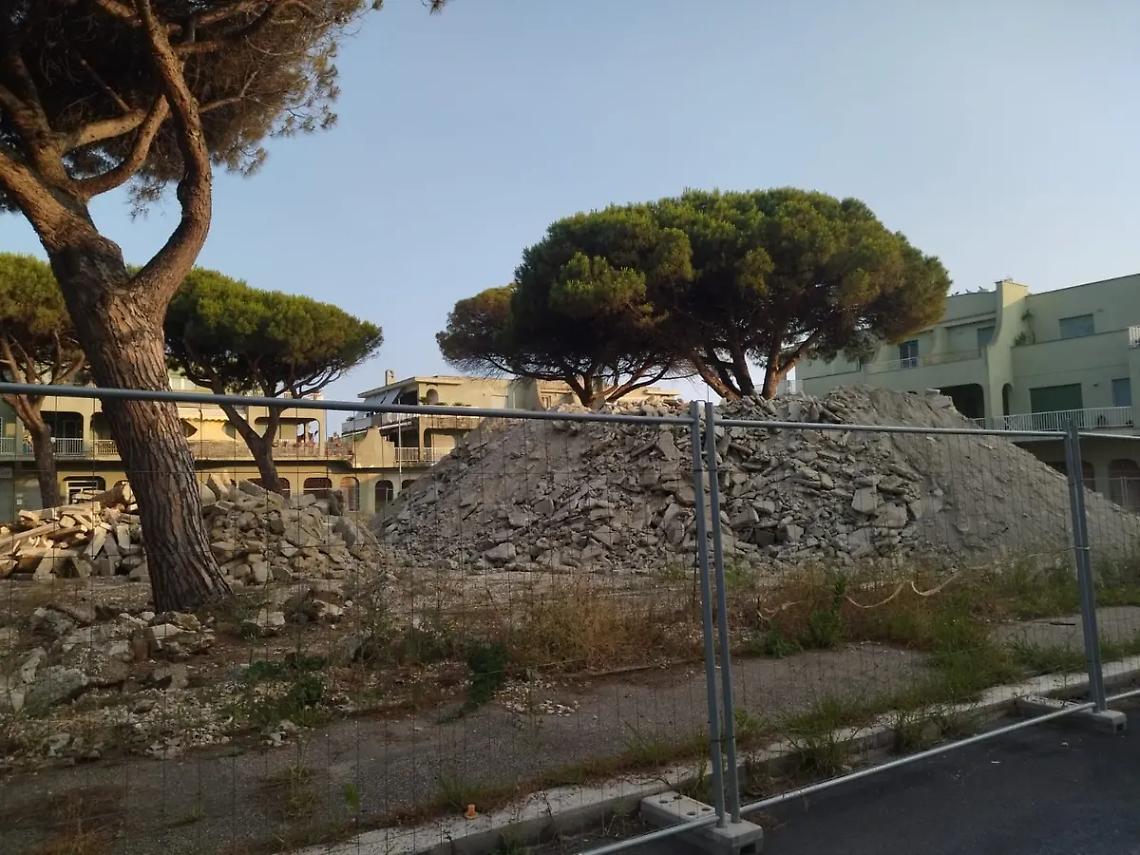 &laquo;Residenti prigionieri del cantiere&raquo;