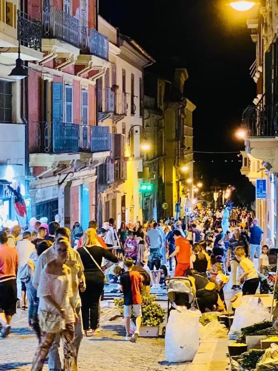 La notte dei fiori: tre giorni di fede, arte, musica e spettacolo