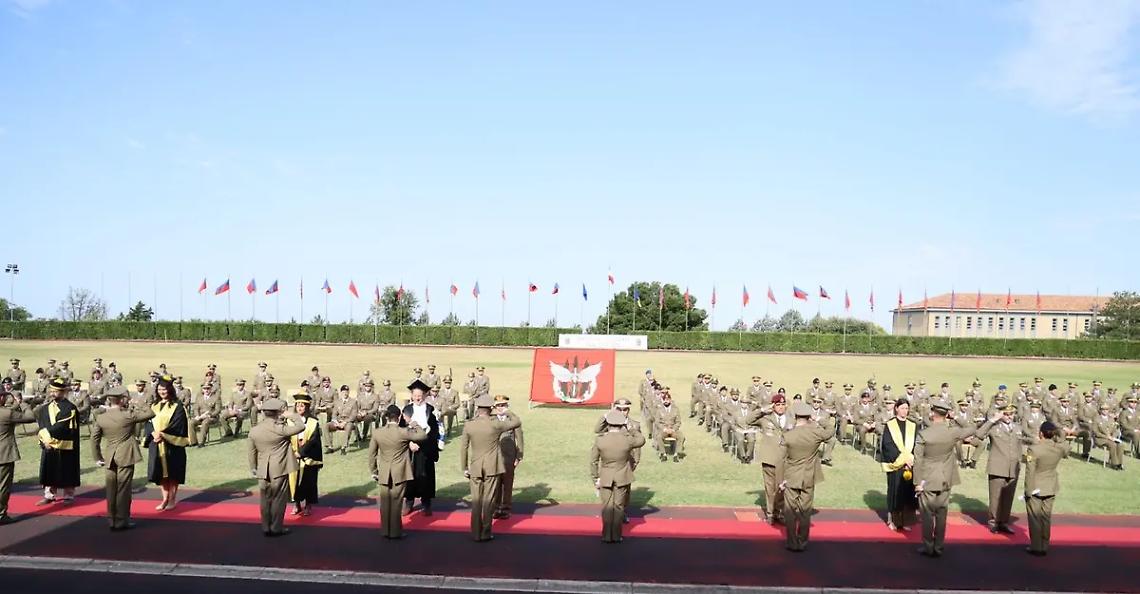 Esercito: consegnate le lauree a 108 marescialli