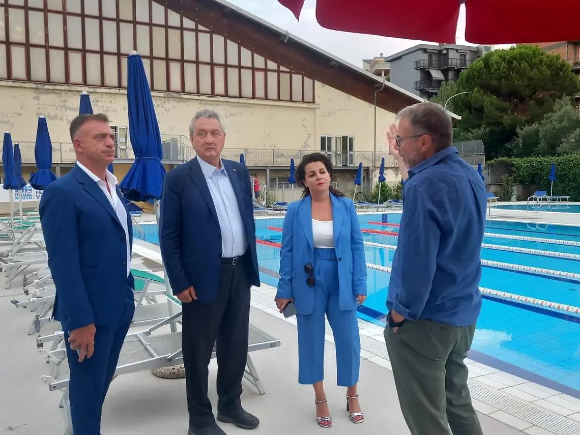 Piscina comunale, sopralluogo del presidente Fin