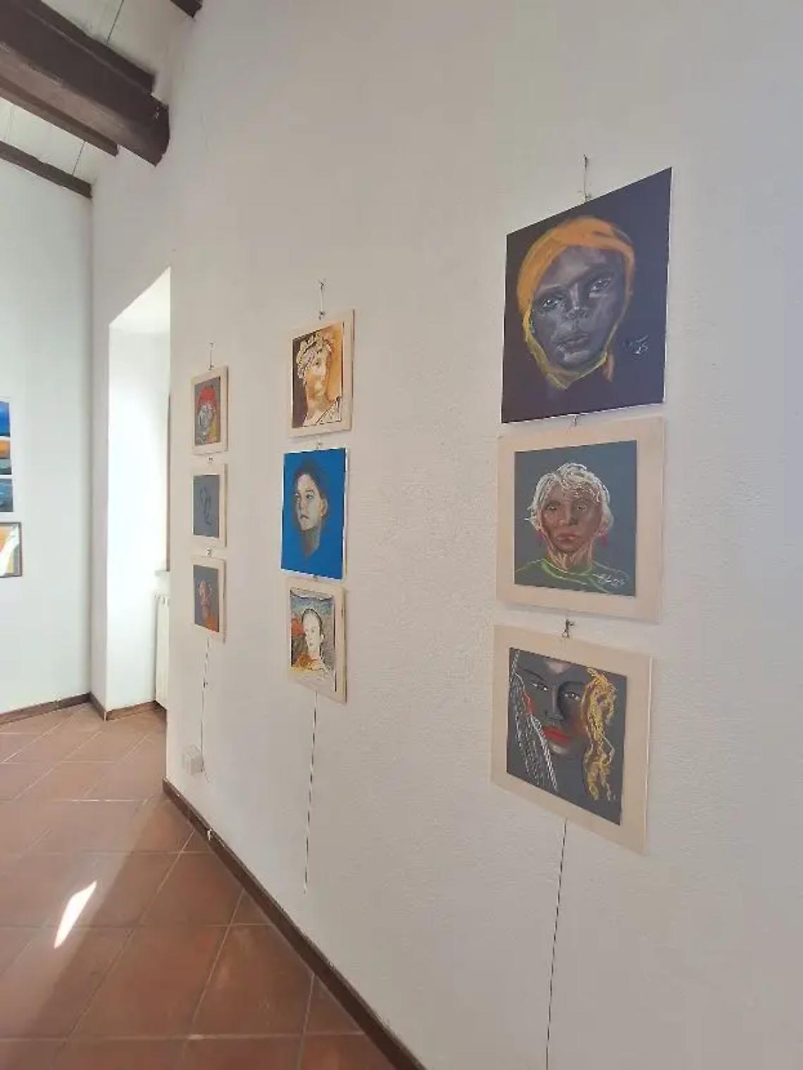 Santa Marinella, successo per la Mostra solidale in corso alla Casina Trincia