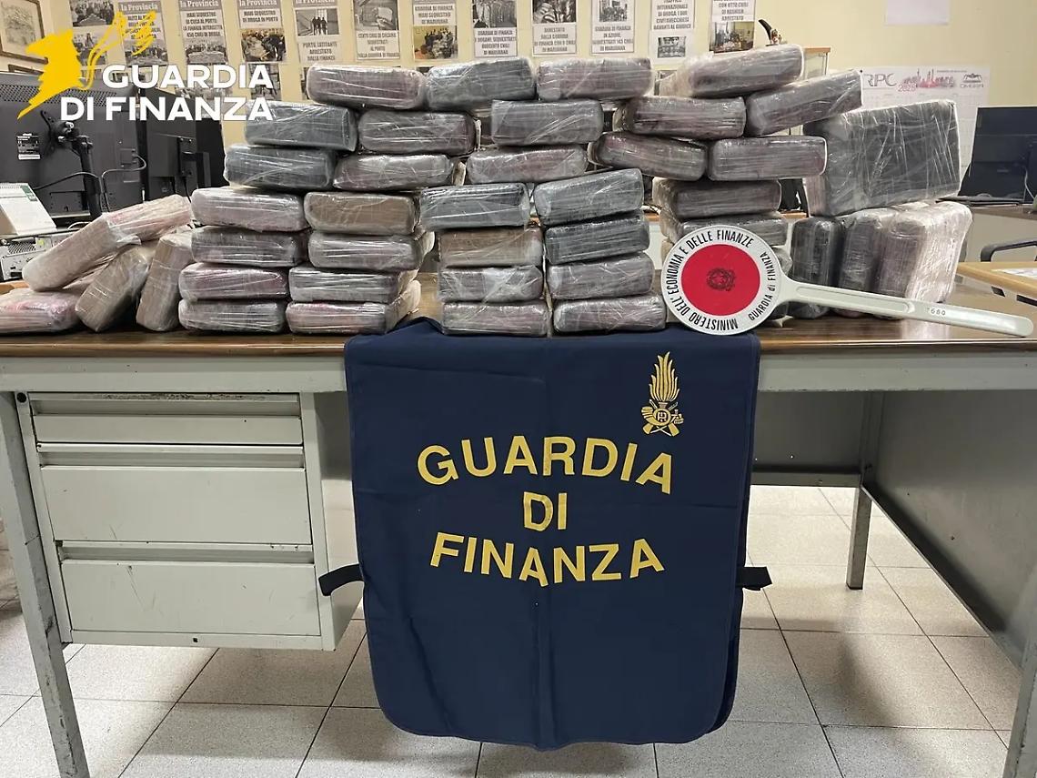 Gdf: sequestrati 50 kg di cocaina al porto