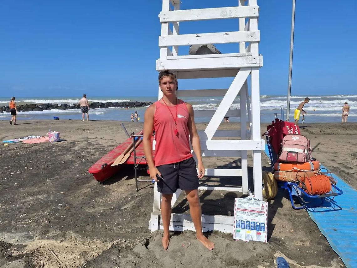 Bagnini sui torrini e cani &ldquo;eroi&rdquo;, la costa sar&agrave; ancora al sicuro