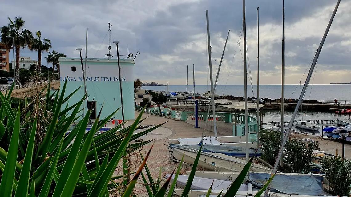 &lsquo;&rsquo;Sirene&rsquo;&rsquo; chiude la stagione estiva della Lega Navale: il mare diventa teatro