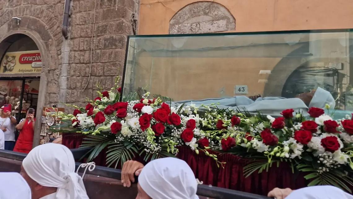 &laquo;Grazie al vescovo, Rosina ha potuto sfilare in citt&agrave;&raquo;