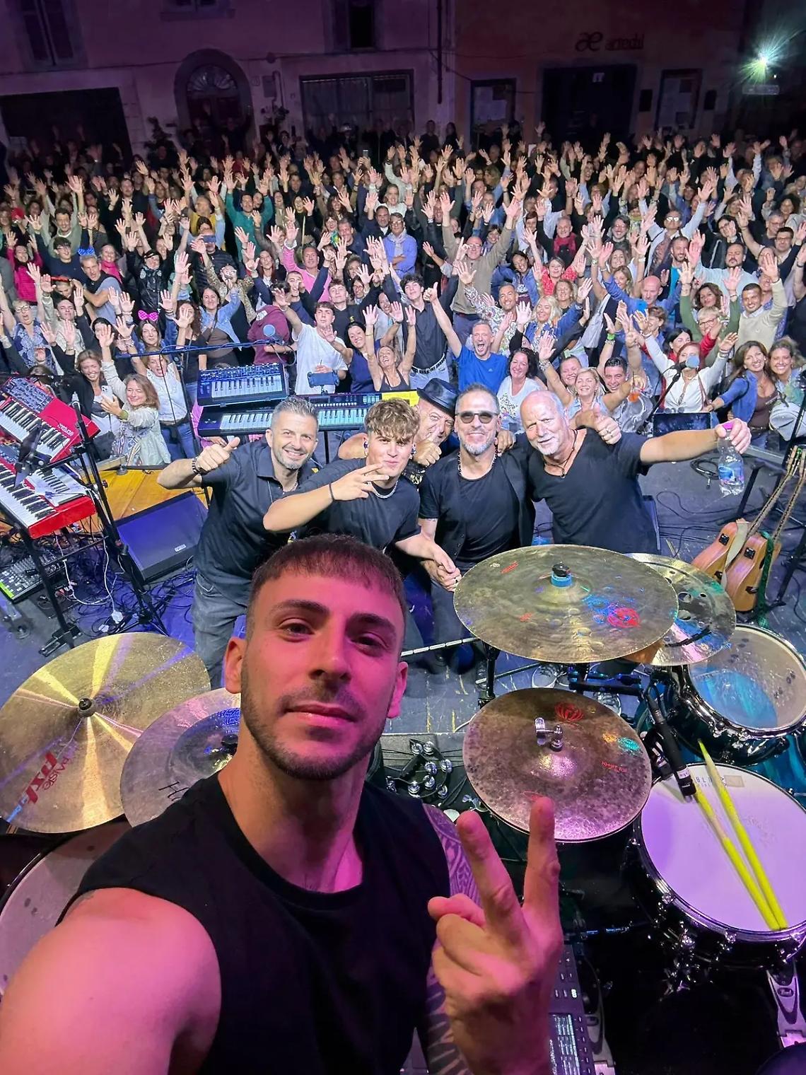 &ldquo;Notte delle candele&rdquo;, il Trio d&rsquo;Autore conquista oltre 10mila spettatori