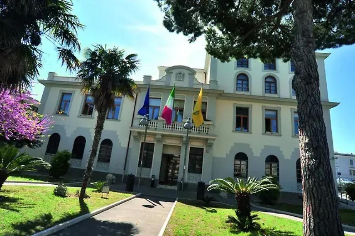 Lavori di manutenzione e nuovi progetti per le scuole di Civitavecchia