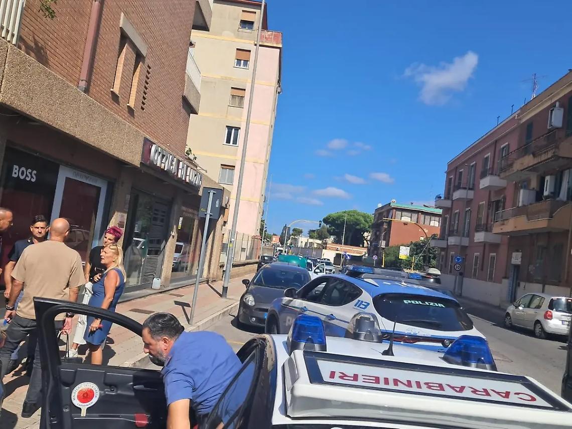 In fuga con gli occhiali rubati da Di Luzio: bloccata coppia di sudamericani &ndash; VIDEO