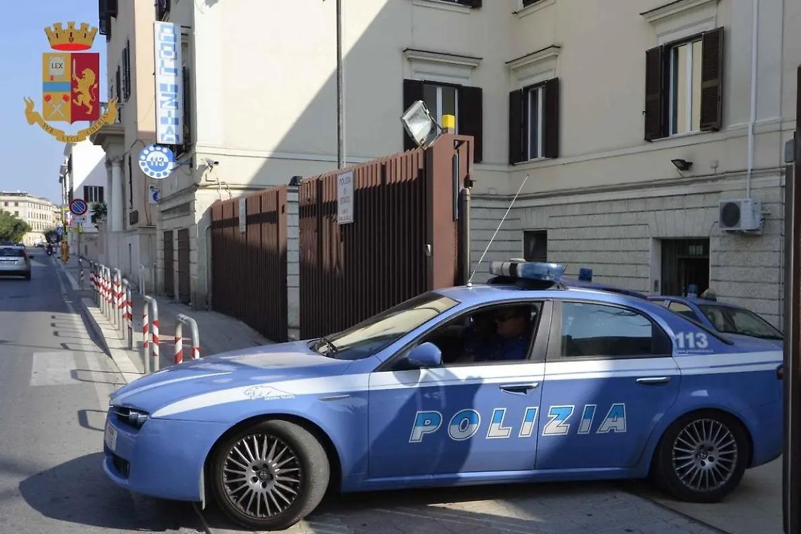 Arrestato 33enne per spaccio: in casa cocaina e una pistola