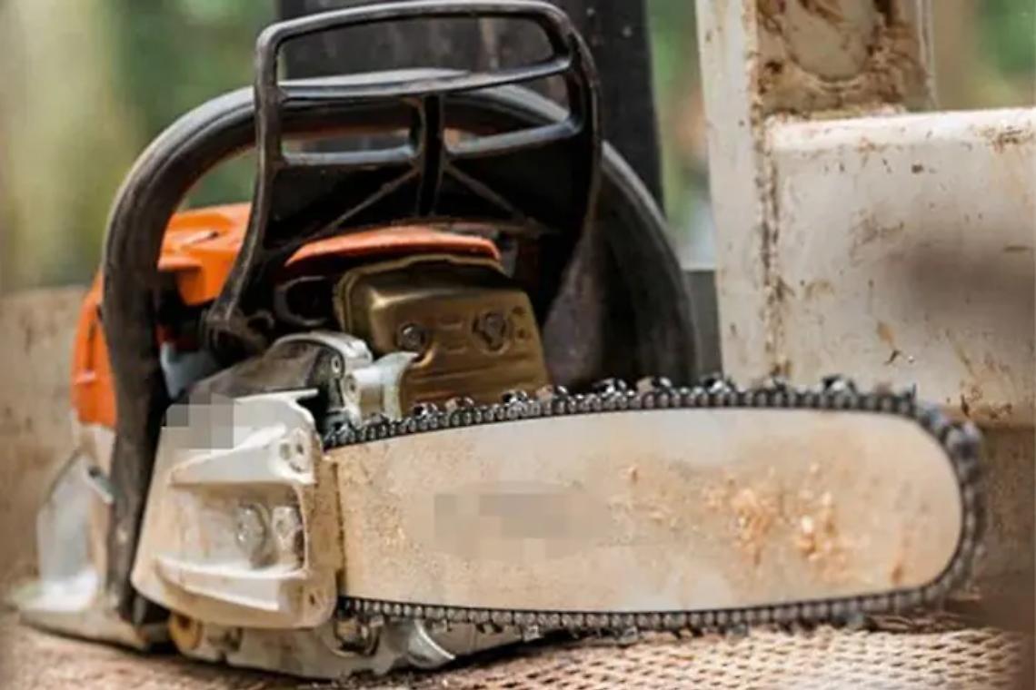 Rissa tra calciatori under 19, genitore in tribuna brandisce una motosega