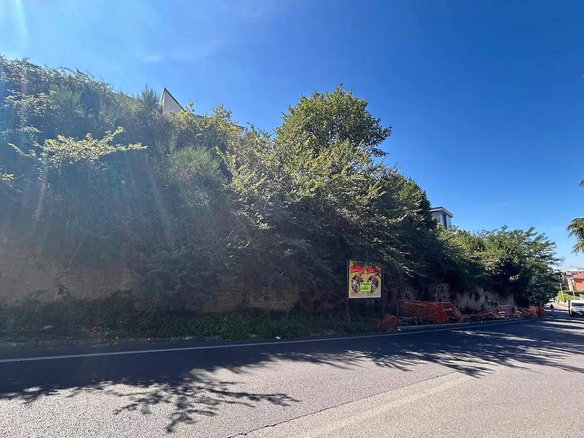 &laquo;Viterbo: marciapiede transennato per rischio crollo, &egrave; inaccettabile&raquo;