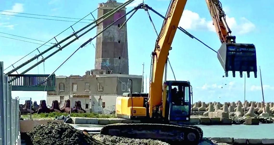 Lavori al vecchio faro, i Tavoli del porto: &laquo;Vogliamo trasparenza e chiarezza&raquo;