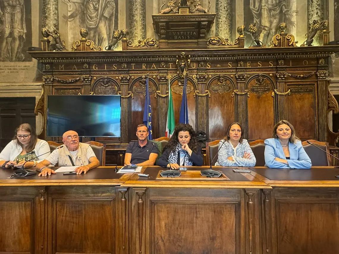 Un educatore cinofilo per aiutare le adozioni dei cani