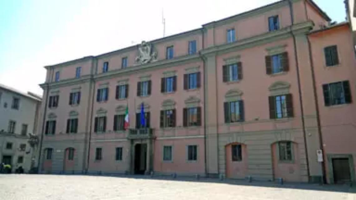 Tir in centro, vertice in Prefettura