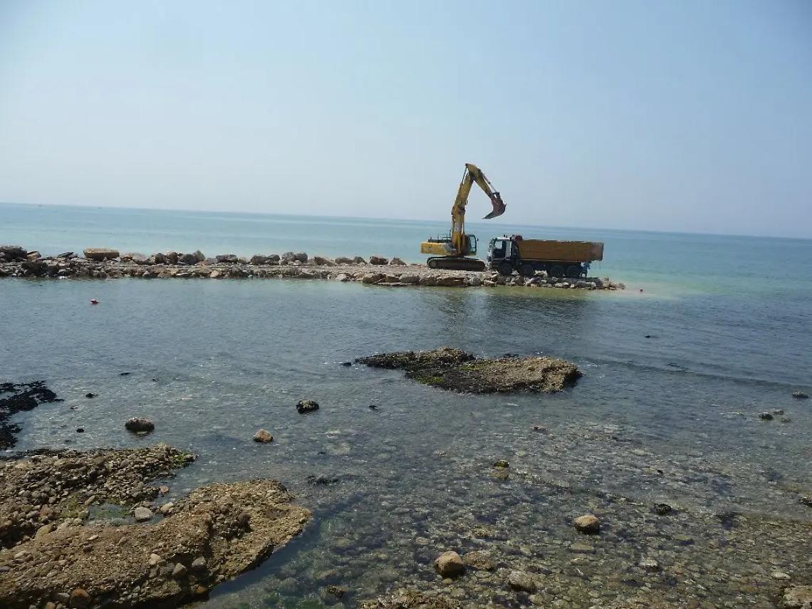 Erosione, corsa contro il tempo per salvare la costa