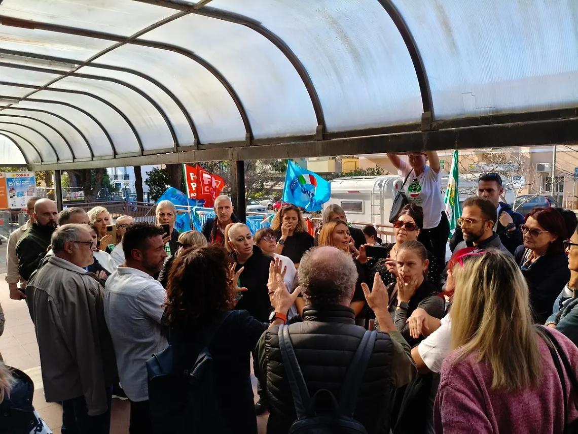 Nuova Sair, si apre uno spiraglio sulla vertenza oss: arriva la proroga tecnica