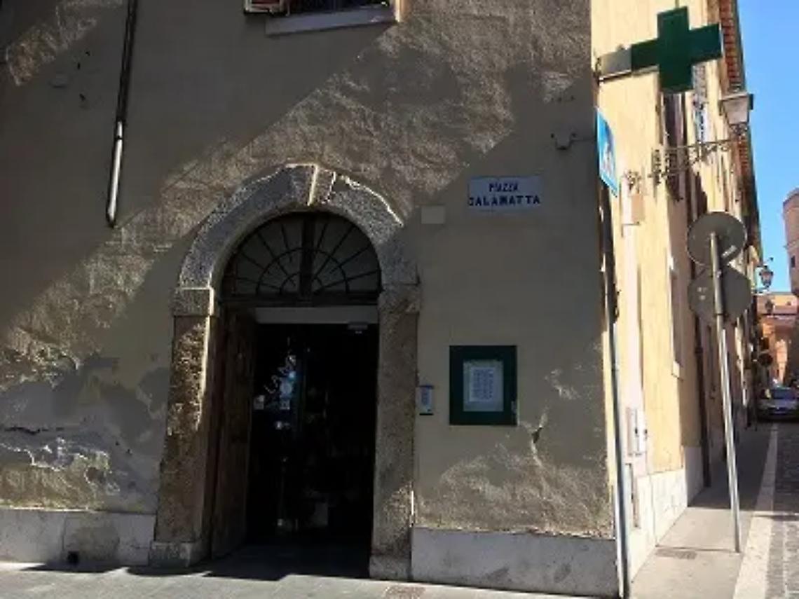 Si trasferisce la farmacia Calamatta