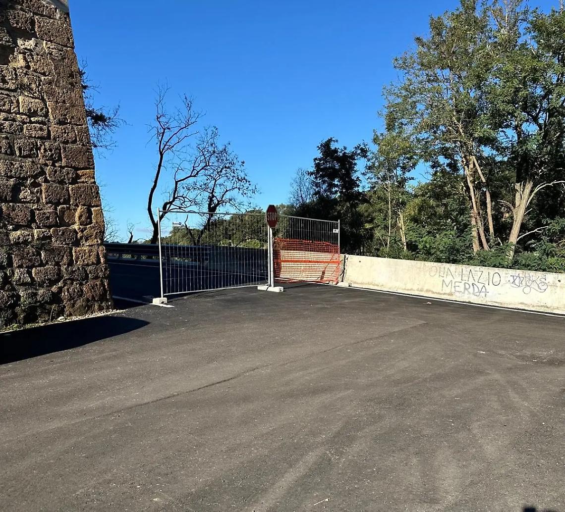 Via della Circonvallazione diventa un giallo