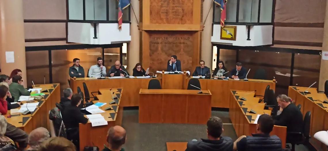 &laquo;Pi&ugrave; soldi alle famiglie in difficolt&agrave; e meno ai concerti&raquo;