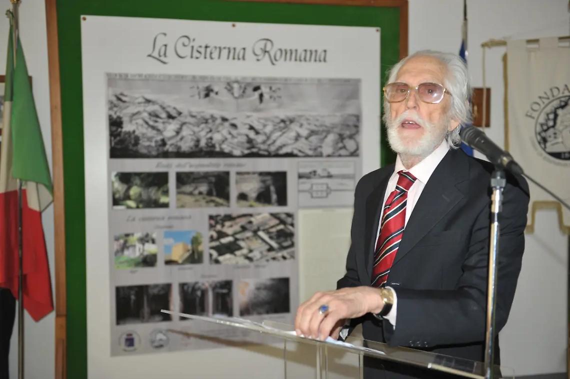 Premio di archeologia Odoardo Toti, Agilo presente